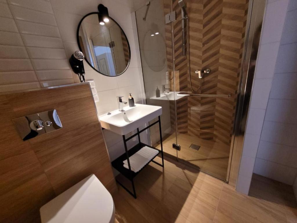 Kolonowskie Good Sleep Bed & Breakfast エクステリア 写真